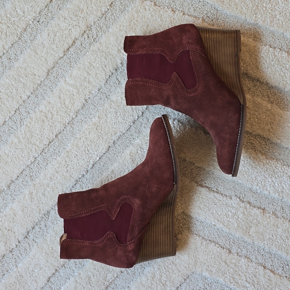 ANDRE ASSOUS Sadie Wedge Bootie, Size 8.5